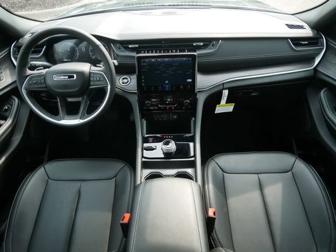 New 2025 Jeep Grand Cherokee Limited w/ Trailer Tow Package image 24