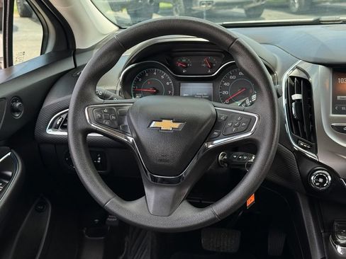 Used 2017 Chevrolet Cruze LT FWD image 6