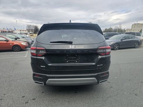Used 2025 Honda Pilot Elite image 7