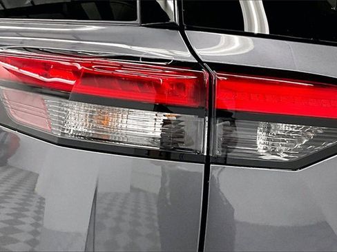 New 2025 Nissan Pathfinder S image 18