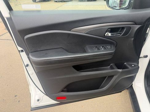 Used 2019 Honda Pilot LX image 9