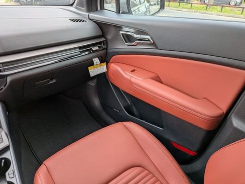 New 2026 Kia Sportage SX FWD image 19
