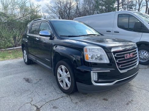 Used 2017 GMC Terrain SLT image 2