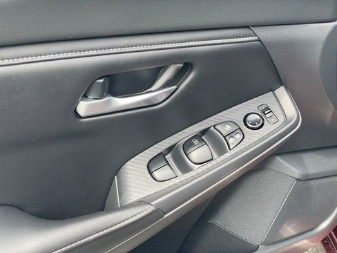 Used 2022 Nissan Sentra SV w/ Trunk Package image 13