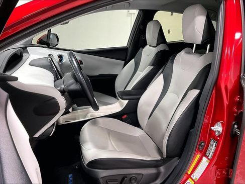 Used 2018 Toyota Prius Prime Advanced FWD image 28