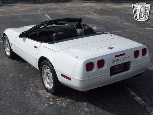 Used 1992 Chevrolet Corvette Convertible image 14