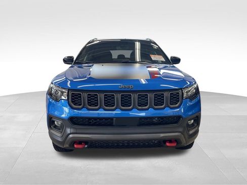 Used 2025 Jeep Compass Trailhawk AWD/4WD image 5