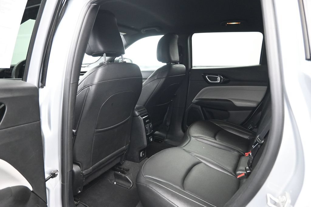 Used 2025 Jeep Compass Limited AWD/4WD image 25