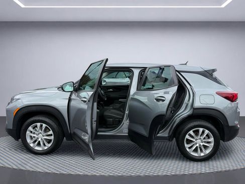 Used 2023 Chevrolet TrailBlazer LS AWD/4WD image 16