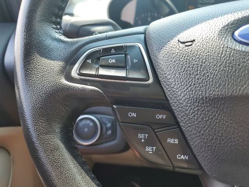Used 2017 Ford Escape SE w/ SE Leather Comfort Package AWD/4WD image 22