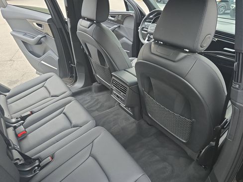 Used 2025 Audi Q7 2.0T Premium w/ Convenience Plus Package image 11