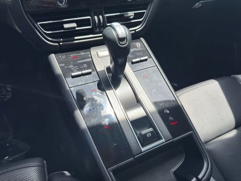 Used 2022 Porsche Macan S AWD/4WD image 11