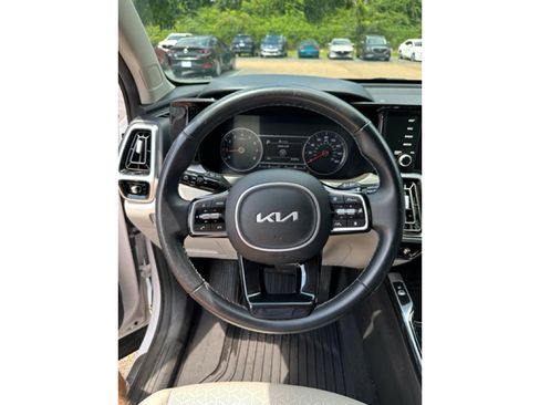 Used 2022 Kia Sorento SX image 19