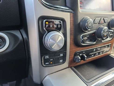 Used 2019 RAM 1500 Laramie w/ Convenience Group AWD/4WD image 18