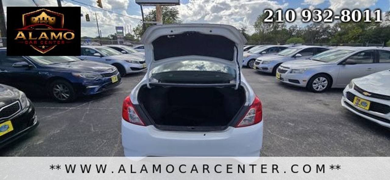 Used 2015 Nissan Versa S Plus FWD image 21