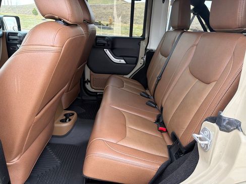 Used 2017 Jeep Wrangler Unlimited Sahara w/ Max Tow Package image 27