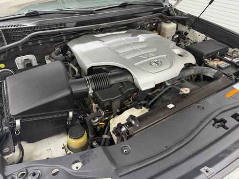 Used 2018 Toyota Land Cruiser AWD/4WD image 51