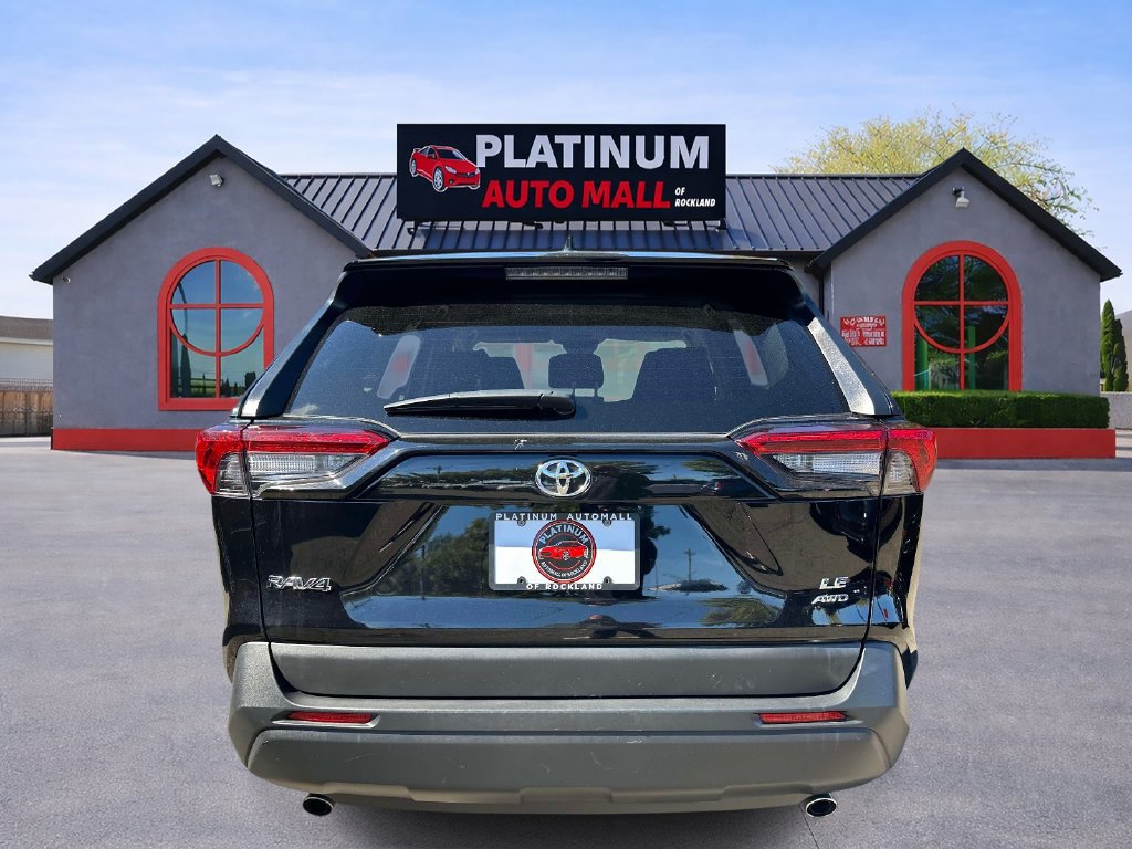 Used 2025 Toyota RAV4 LE AWD/4WD image 4