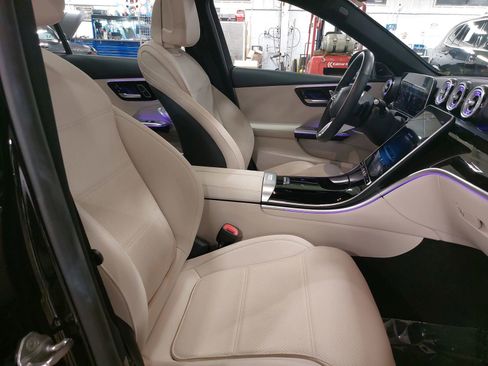 Used 2023 Mercedes-Benz C 300 4MATIC Sedan image 10