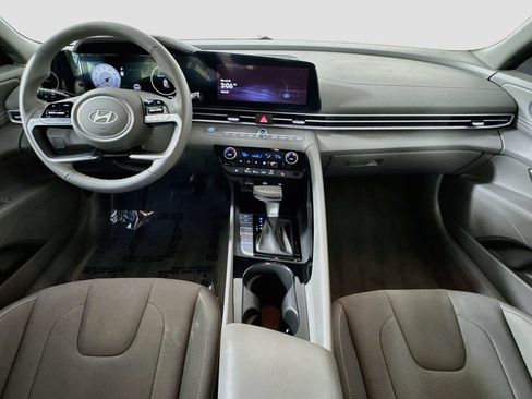 Used 2025 Hyundai Elantra SEL FWD image 24