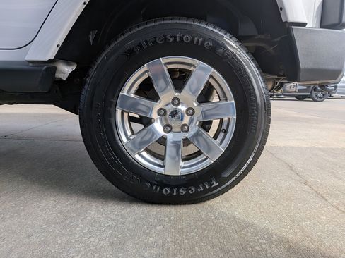 Used 2017 Jeep Wrangler Unlimited Sahara w/ Connectivity Group image 29