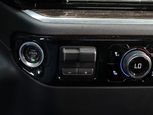 Used 2025 Chevrolet Silverado 1500 LT AWD/4WD image 19
