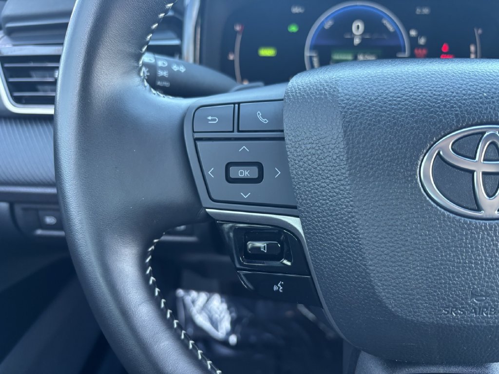 Used 2025 Toyota Camry SE FWD image 15