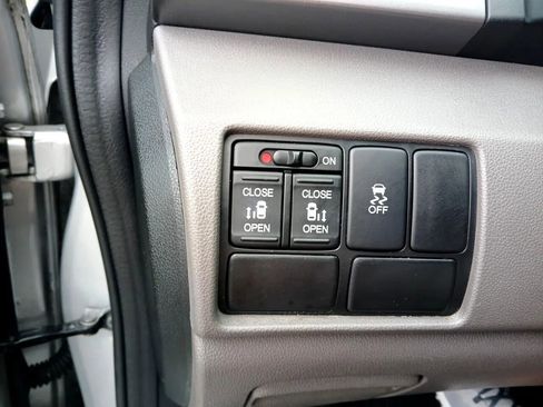 Used 2015 Honda Odyssey EX image 16