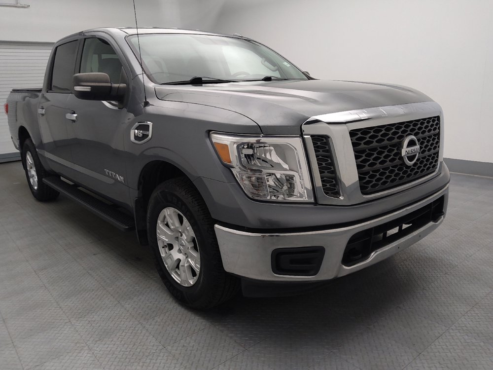 Used 2017 Nissan Titan SV AWD/4WD image 13