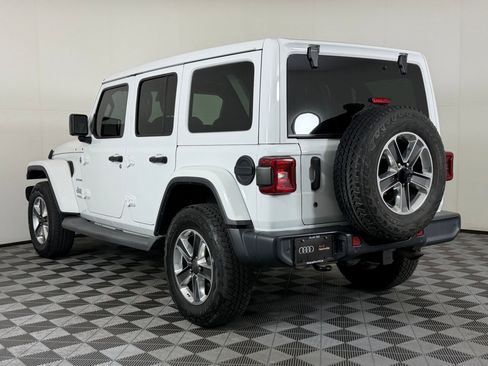 Used 2019 Jeep Wrangler Unlimited Sahara AWD/4WD image 2