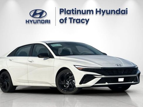 New 2026 Hyundai Elantra SEL Sport Premium FWD image 2