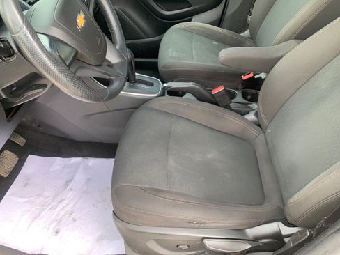 Used 2017 Chevrolet Trax LS AWD/4WD image 6