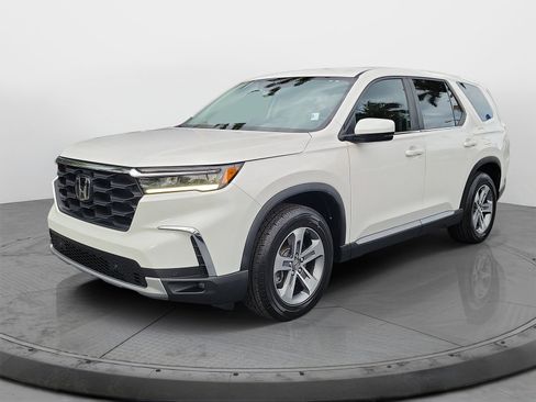 Certified 2025 Honda Pilot EX-L image 3