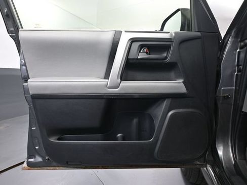 Used 2013 Toyota 4Runner SR5 w/ Convenience Pkg AWD/4WD image 16