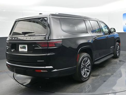 Used 2024 Jeep Wagoneer L Series II w/ Flexible Seating Group AWD/4WD image 5