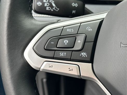 Certified 2025 Volkswagen Jetta SEL image 23