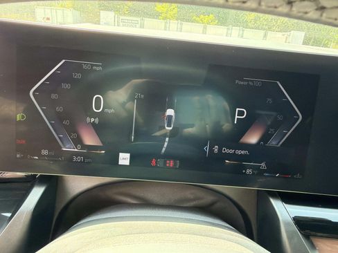 Used 2026 BMW 540i xDrive AWD/4WD image 28