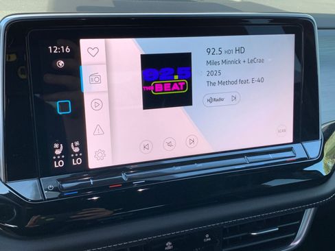 Used 2024 Volkswagen Atlas Cross Sport SE image 21