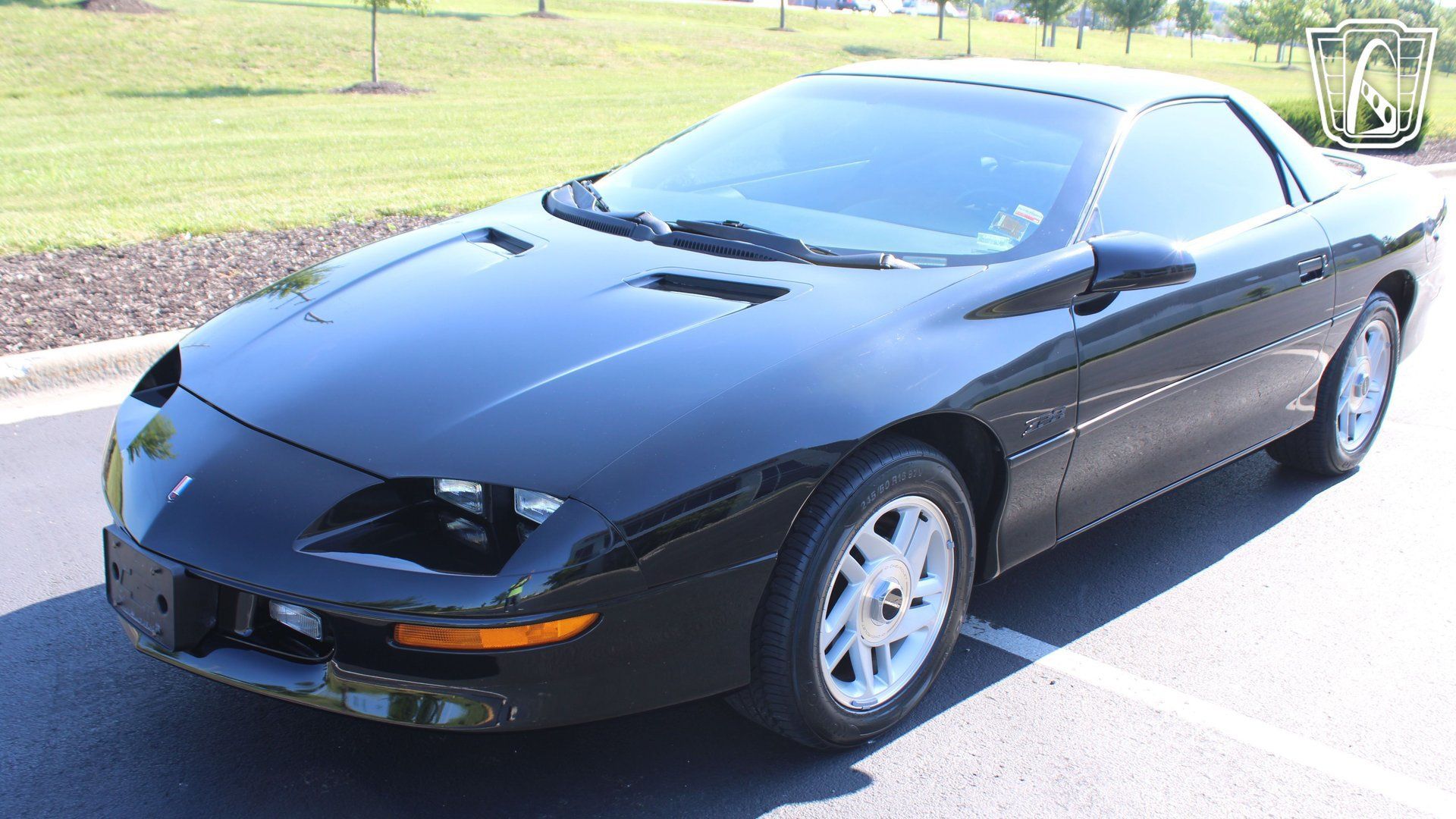 Used 1993 Chevrolet Camaro Z28 RWD image 2