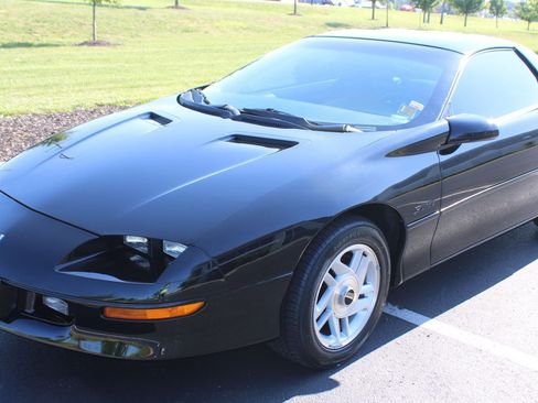 Used 1993 Chevrolet Camaro Z28 RWD image 2