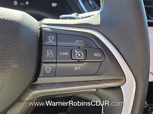 New 2025 Jeep Grand Cherokee Limited w/ Luxury Tech Group II image 27