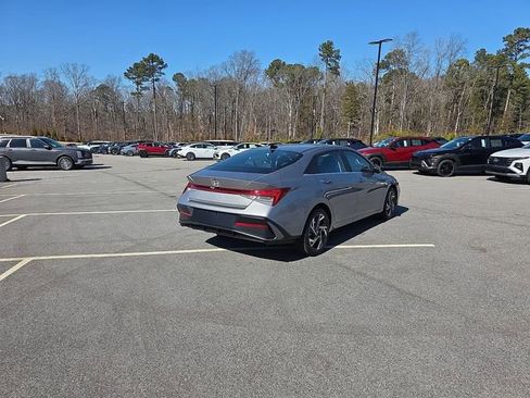 New 2026 Hyundai Elantra Limited FWD image 14