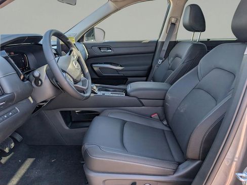 New 2026 Nissan Pathfinder SL image 18