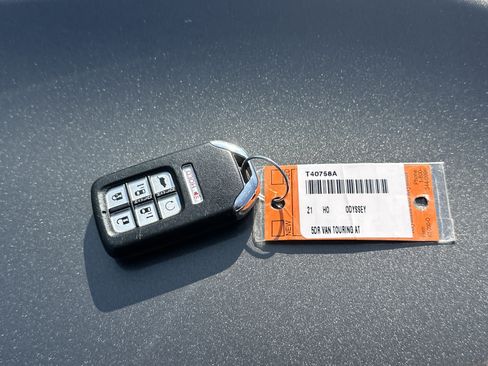 Used 2021 Honda Odyssey Touring image 38