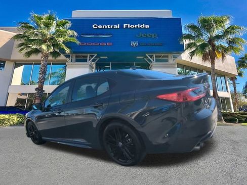 Used 2025 Toyota Camry SE image 7