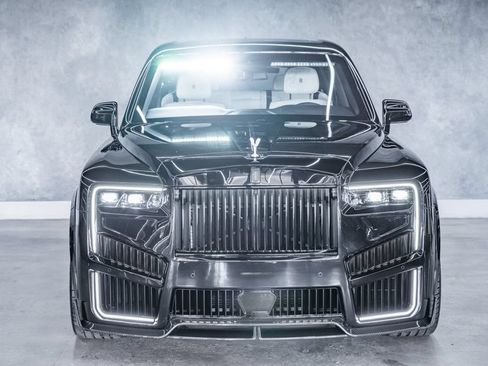 Used 2025 Rolls-Royce Cullinan AWD/4WD image 3