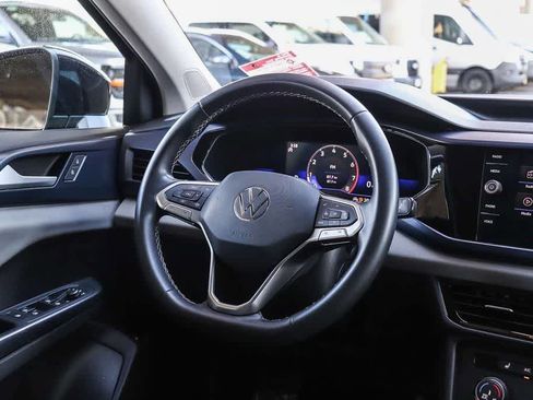 Used 2022 Volkswagen Taos SE FWD image 17