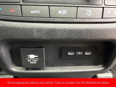 Used 2025 Honda Pilot Black Edition image 36