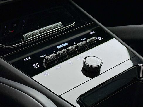 New 2026 Porsche Cayenne image 20