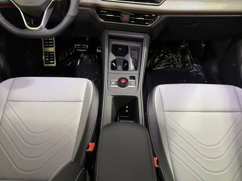 New 2026 Volkswagen Tiguan SE R-Line AWD/4WD image 34